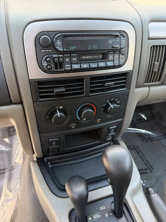 2004 Jeep Grand Cherokee - Image 28 of 30