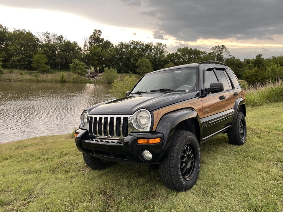 2004 Jeep KJ Liberty - Image 3 of 31