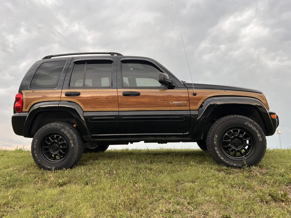 2004 Jeep KJ Liberty - Image 13 of 31