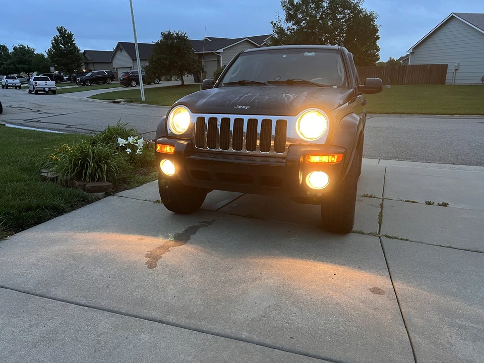 2004 Jeep KJ Liberty - Image 15 of 31