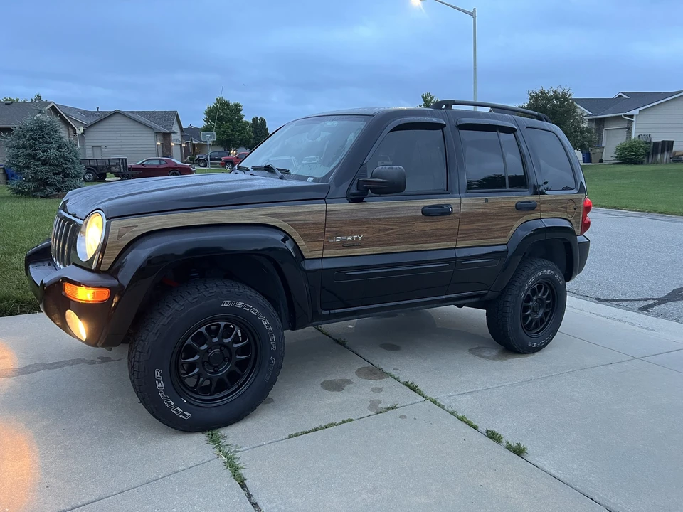 2004 Jeep KJ Liberty - Image 14 of 31