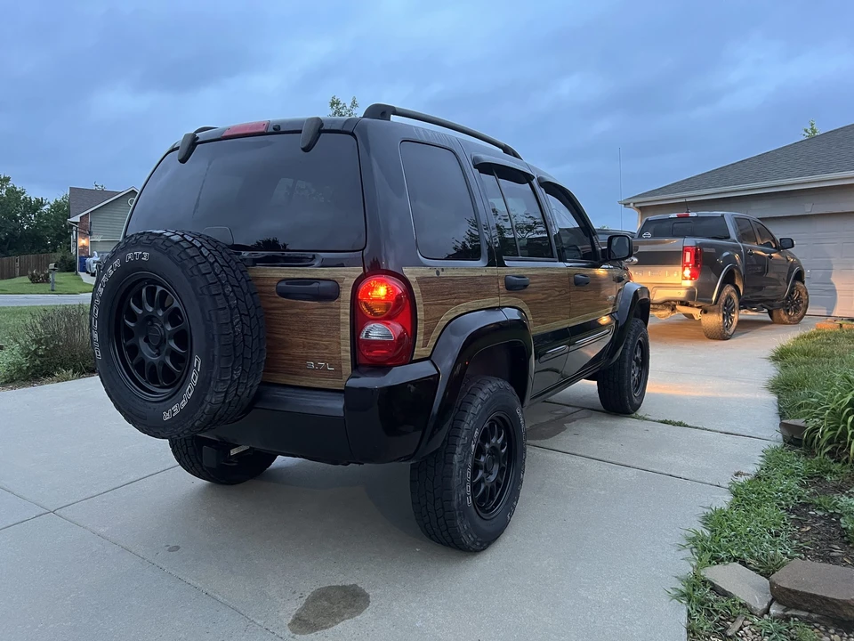 2004 Jeep KJ Liberty - Image 17 of 31