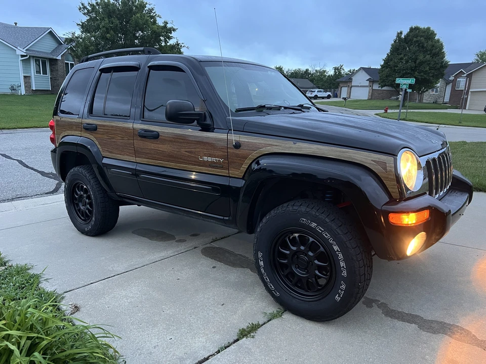 2004 Jeep KJ Liberty - Image 16 of 31