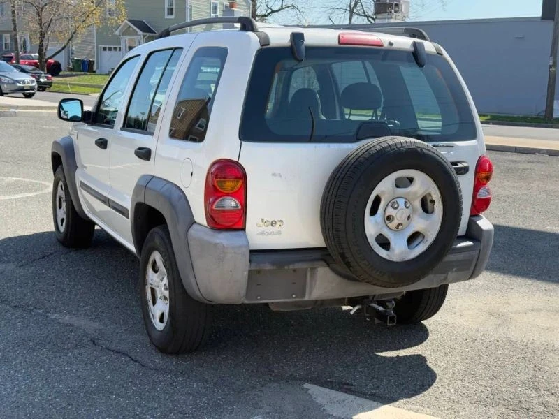 2004 Jeep KJ Liberty - Image 8 of 12