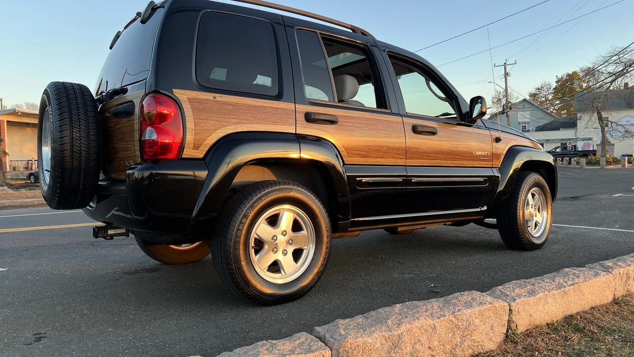 2004 Jeep KJ Liberty - Image 17 of 31