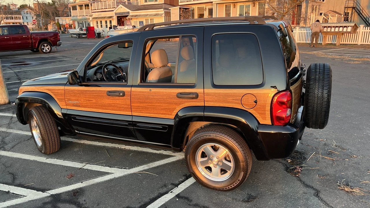 2004 Jeep KJ Liberty - Image 12 of 31