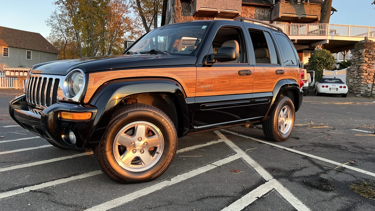 2004 Jeep KJ Liberty - Image 11 of 31