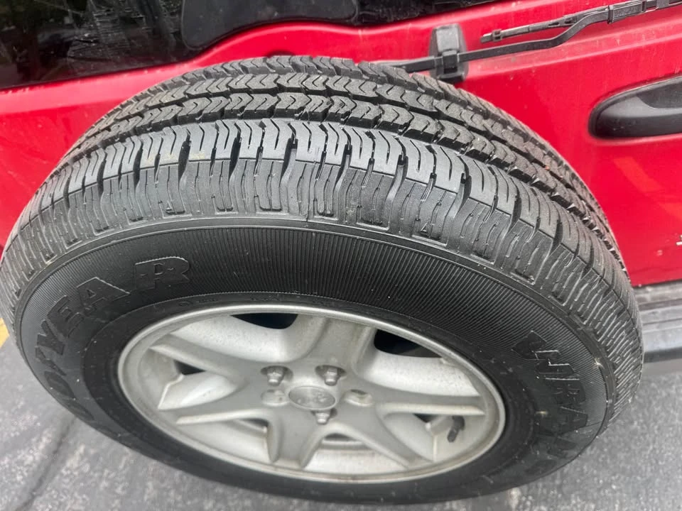 2004 Jeep KJ Liberty - Image 2 of 5