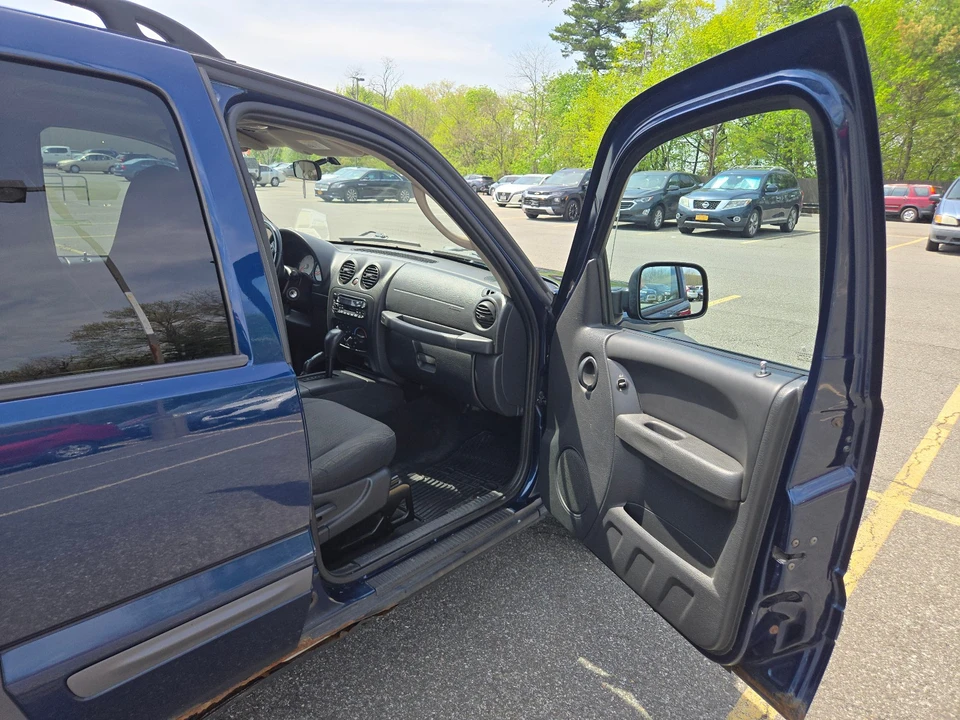 2004 Jeep KJ Liberty - Image 13 of 14