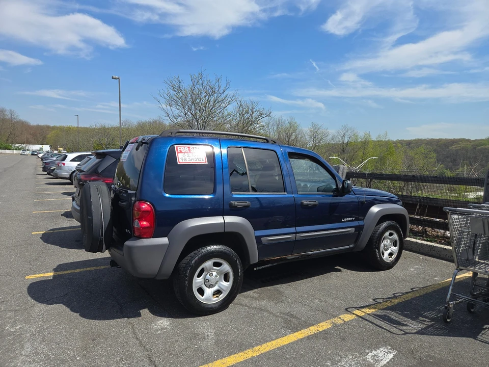 2004 Jeep KJ Liberty - Image 3 of 14