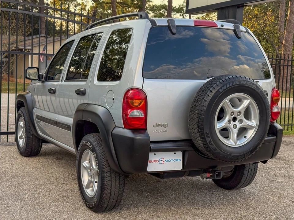 2004 Jeep KJ Liberty - Image 5 of 12