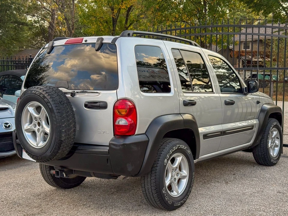2004 Jeep KJ Liberty - Image 7 of 12