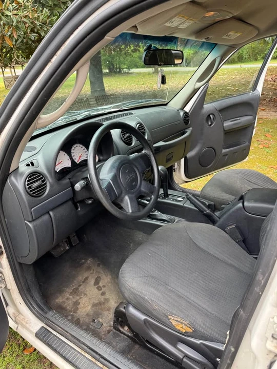 2004 Jeep KJ Liberty - Image 4 of 8
