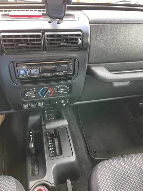 2004 Jeep TJ Wrangler - Image 10 of 15