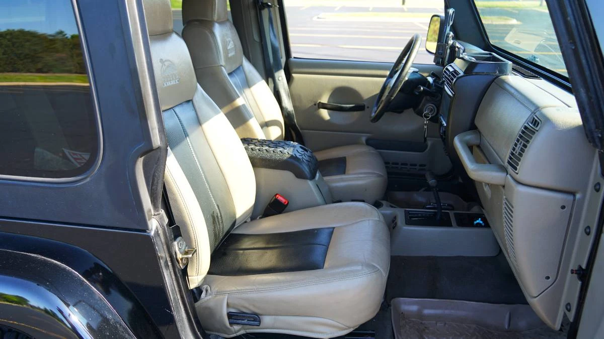 2004 Jeep TJ Wrangler - Image 16 of 18