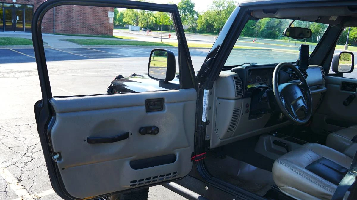 2004 Jeep TJ Wrangler - Image 11 of 18