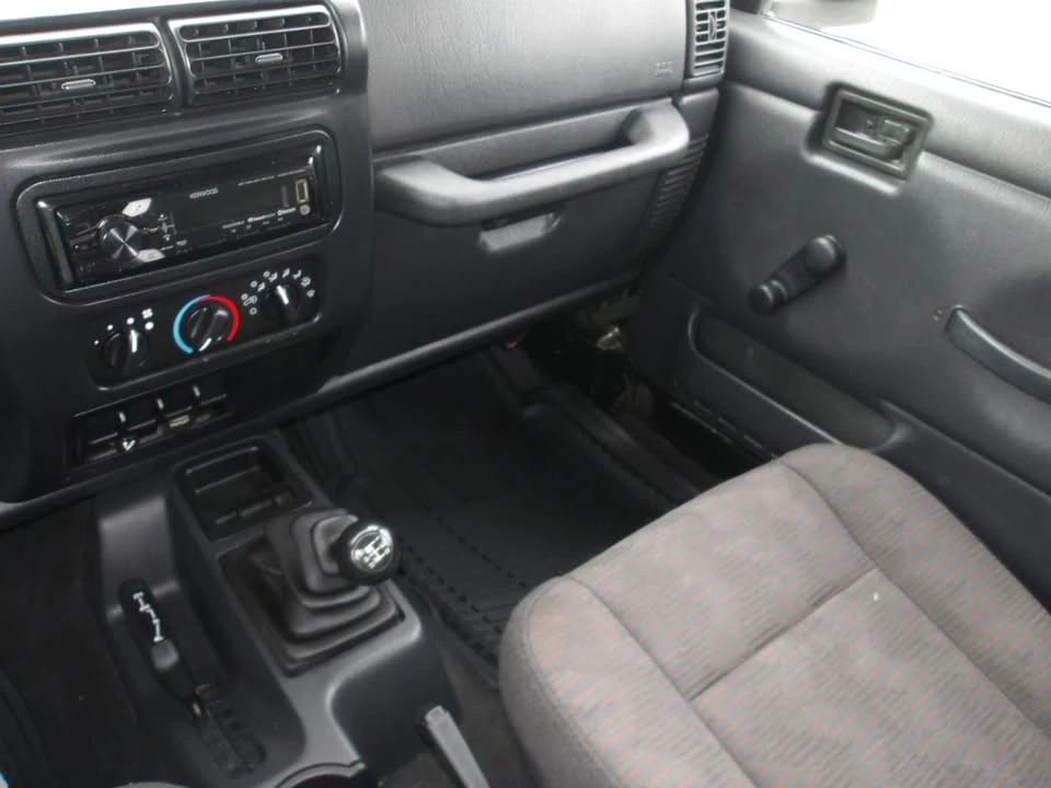 2004 Jeep TJ Wrangler - Image 18 of 20