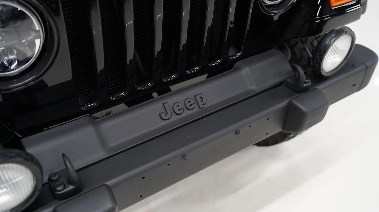 2004 Jeep TJ Wrangler - Image 15 of 21