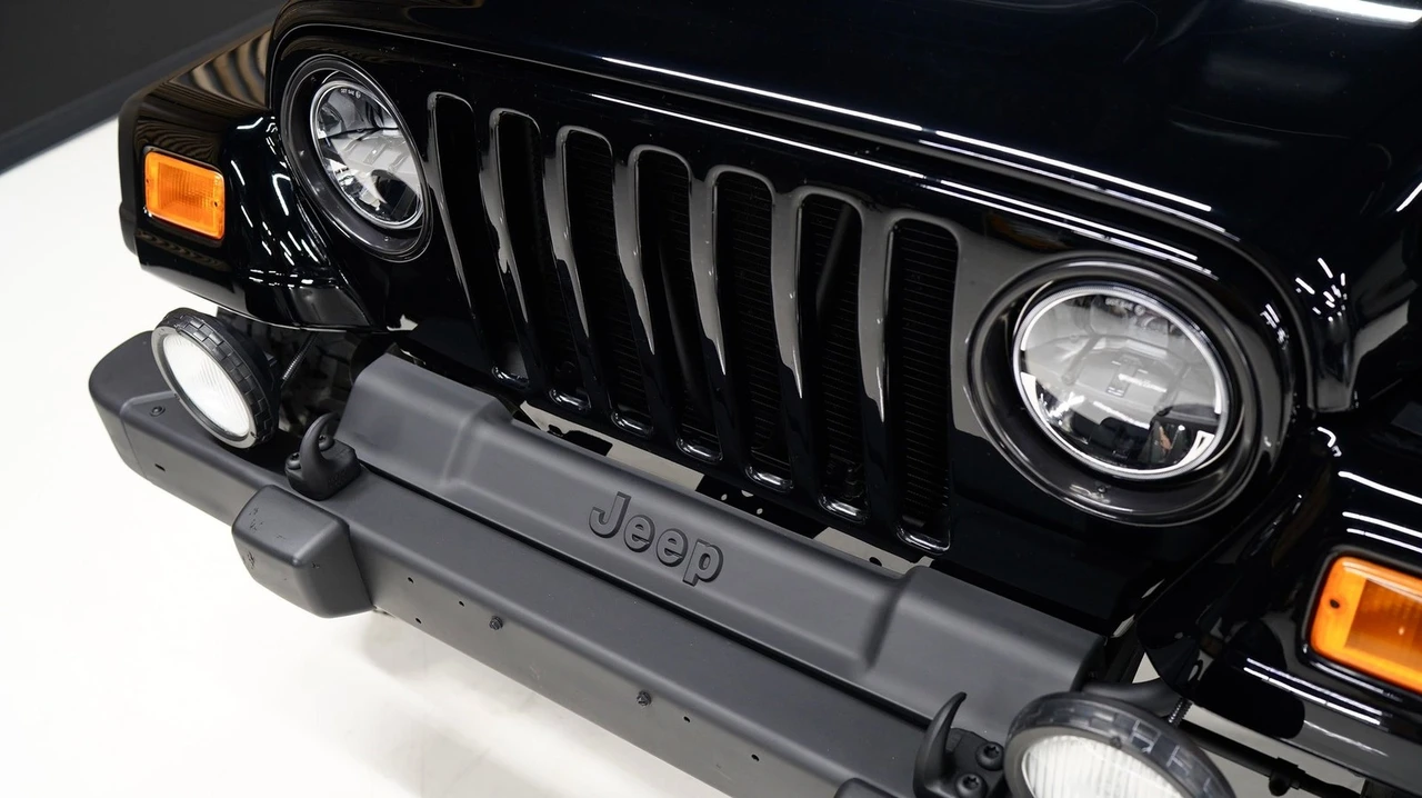 2004 Jeep TJ Wrangler - Image 19 of 21