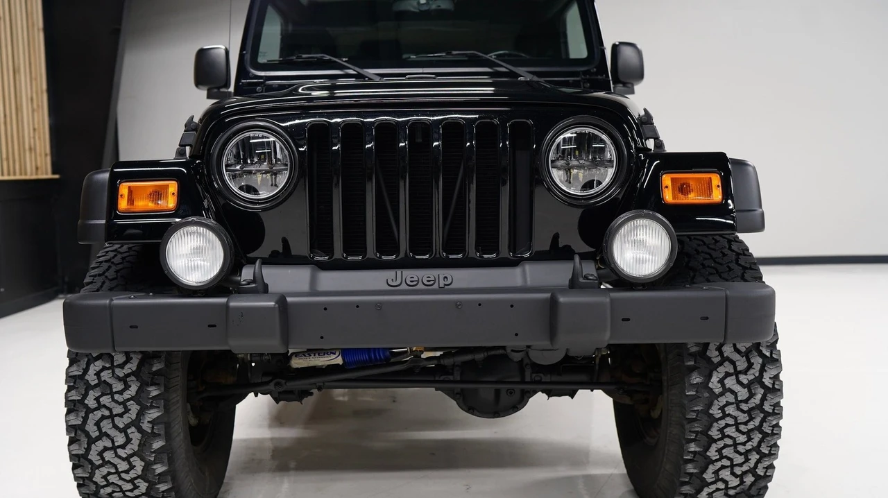 2004 Jeep TJ Wrangler - Image 10 of 21