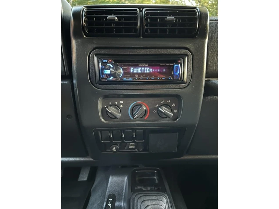 2004 Jeep TJ Wrangler - Image 17 of 23