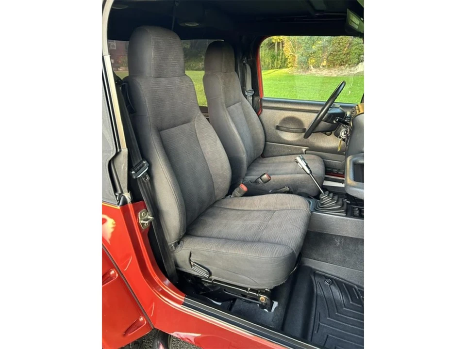 2004 Jeep TJ Wrangler - Image 15 of 23