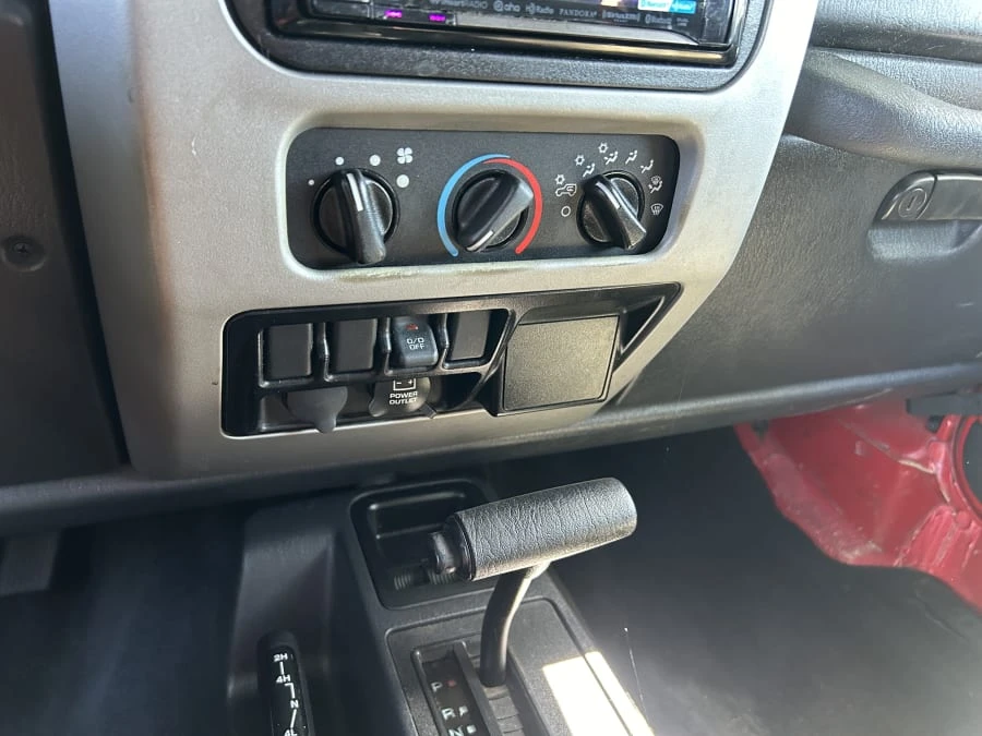2004 Jeep TJ Wrangler - Image 17 of 31