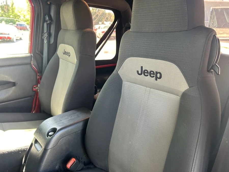 2004 Jeep TJ Wrangler - Image 26 of 31