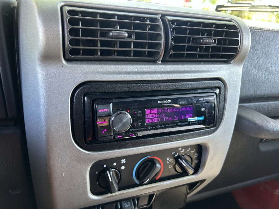 2004 Jeep TJ Wrangler - Image 18 of 31