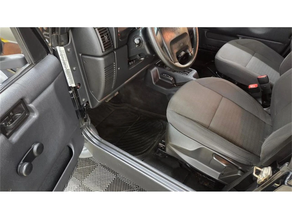 2004 Jeep TJ Wrangler - Image 22 of 31