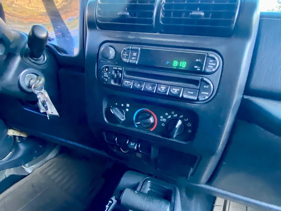 2004 Jeep TJ Wrangler - Image 16 of 21