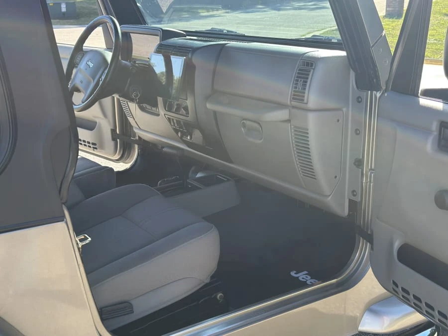 2004 Jeep TJ Wrangler - Image 6 of 11