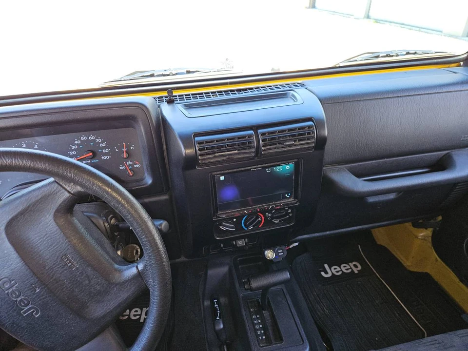 2004 Jeep TJ Wrangler - Image 11 of 14