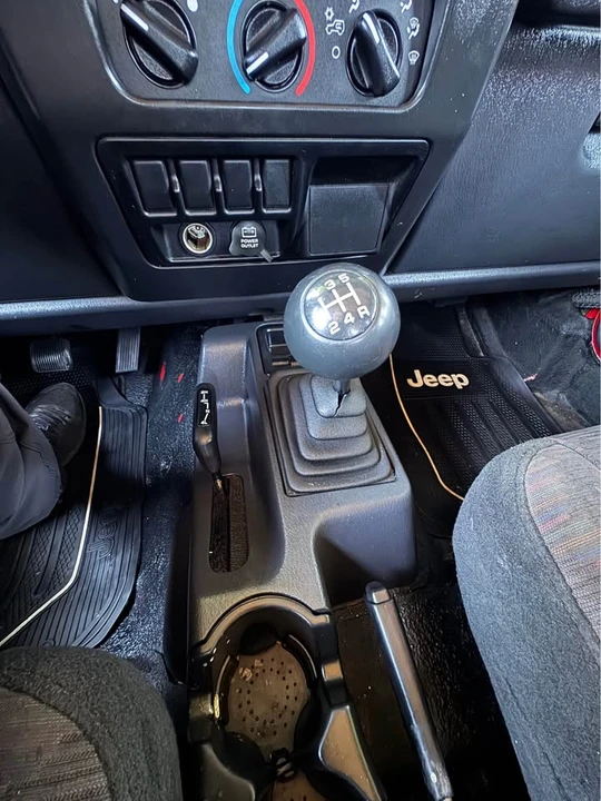 2004 Jeep TJ Wrangler - Image 10 of 12