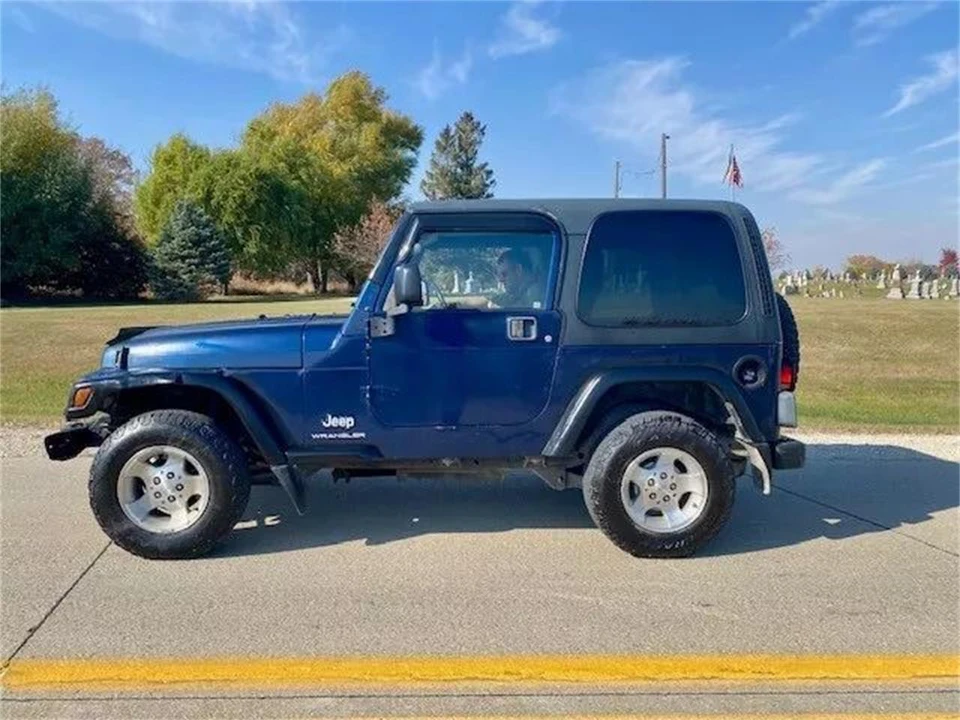2004 Jeep TJ Wrangler - Image 4 of 5