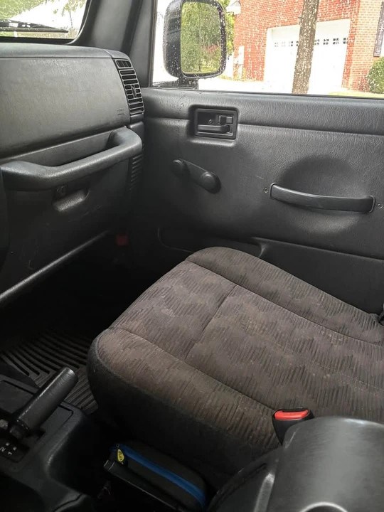 2004 Jeep TJ Wrangler - Image 10 of 12