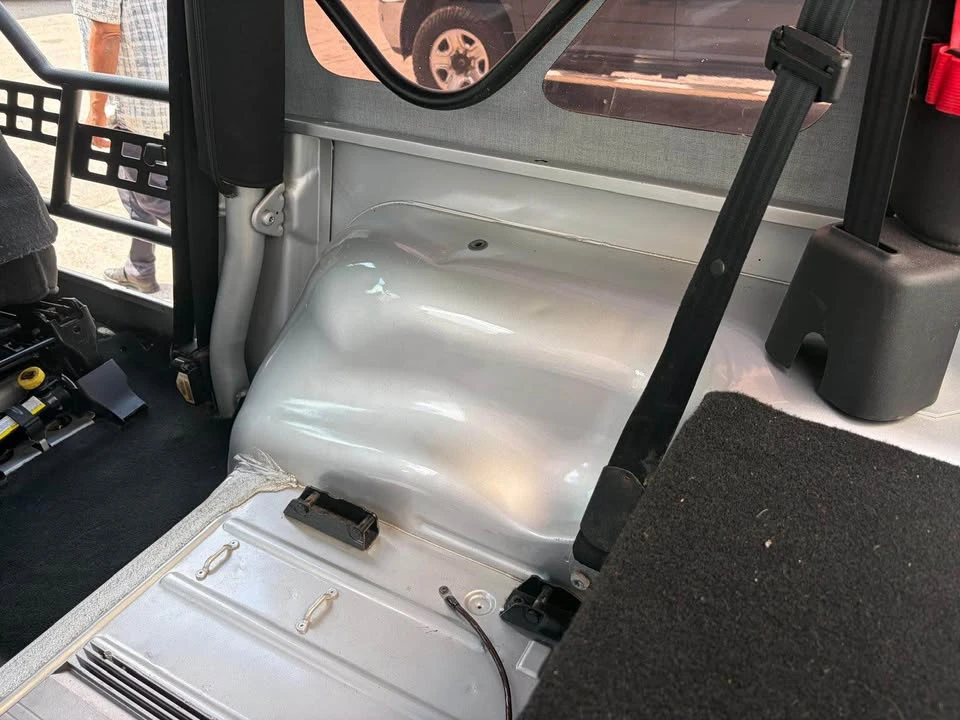 2004 Jeep TJ Wrangler - Image 16 of 17