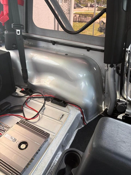 2004 Jeep TJ Wrangler - Image 15 of 17