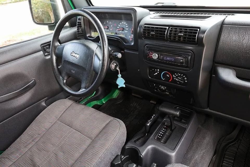 2004 Jeep TJ Wrangler - Image 17 of 20