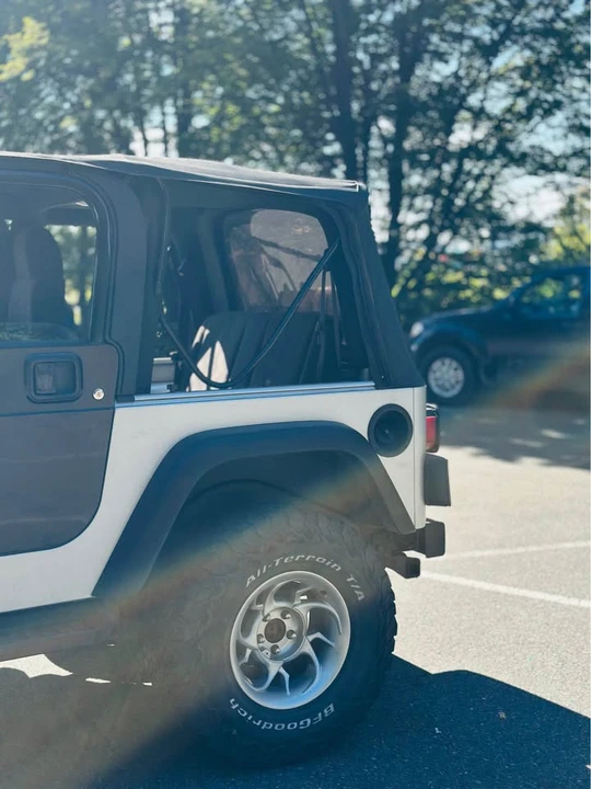 2004 Jeep TJ Wrangler - Image 7 of 10