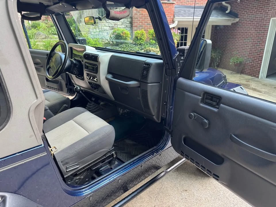 2004 Jeep TJ Wrangler - Image 9 of 13