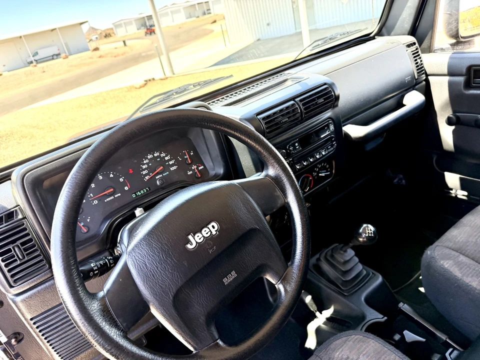 2004 Jeep TJ Wrangler - Image 24 of 31