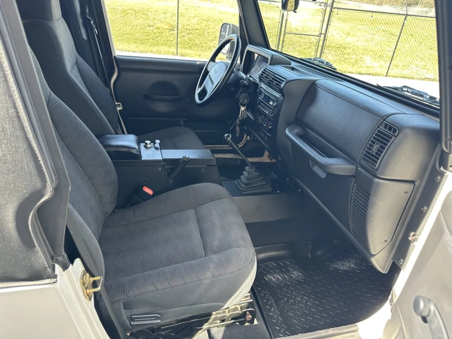 2004 Jeep TJ Wrangler - Image 17 of 31