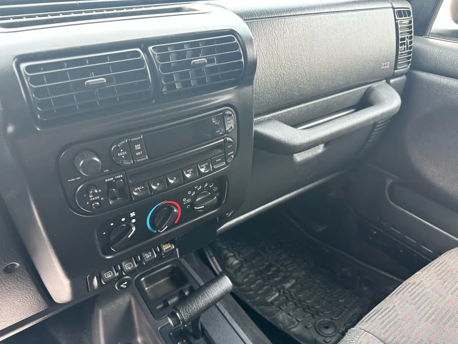 2004 Jeep TJ Wrangler - Image 8 of 11