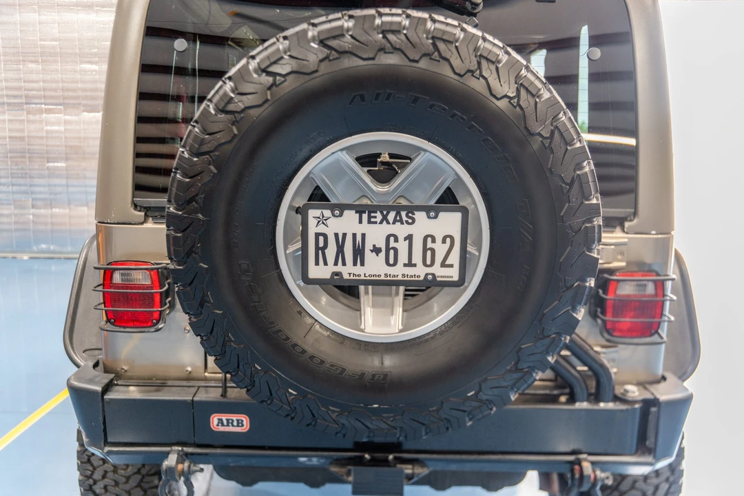2004 Jeep TJ Wrangler - Image 21 of 31