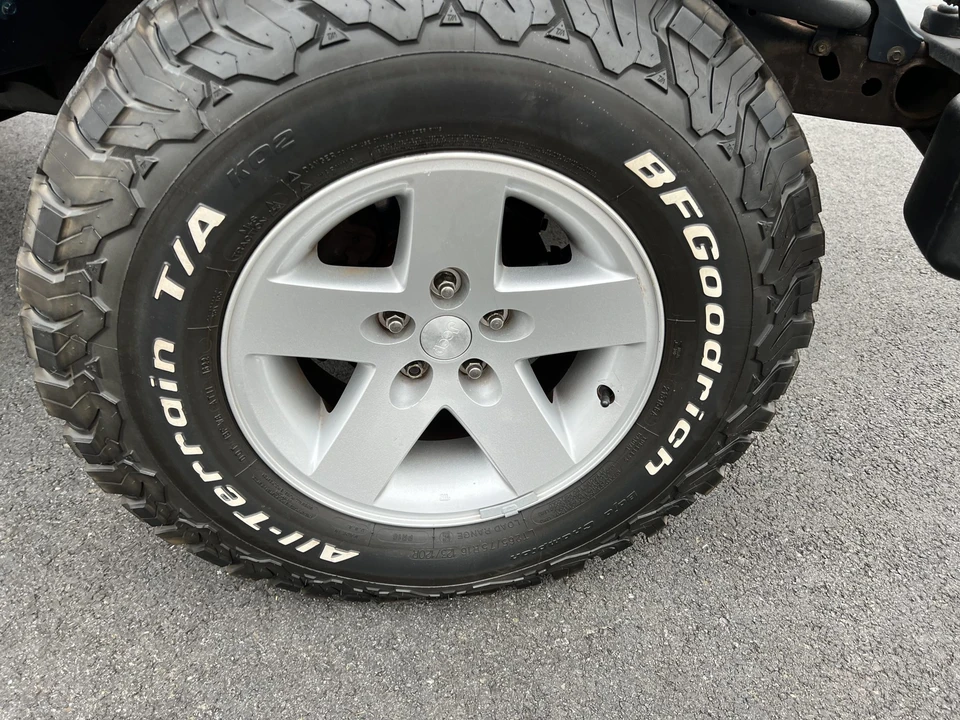 2004 Jeep TJ Wrangler - Image 9 of 31