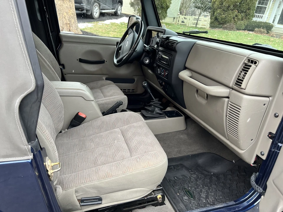 2004 Jeep TJ Wrangler - Image 20 of 31