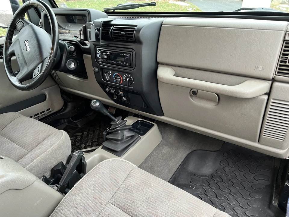2004 Jeep TJ Wrangler - Image 18 of 31