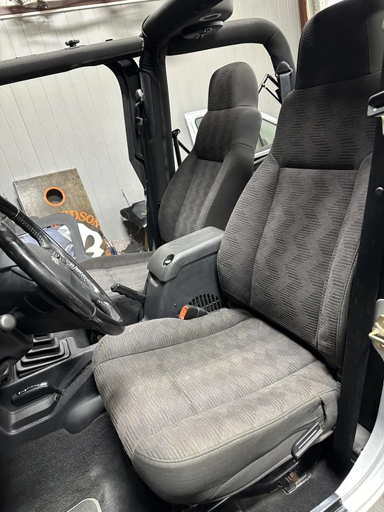 2004 Jeep TJ Wrangler - Image 26 of 31