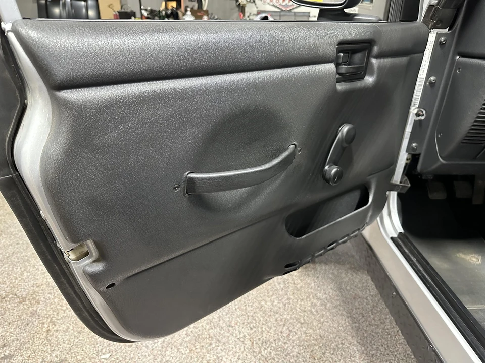 2004 Jeep TJ Wrangler - Image 27 of 31